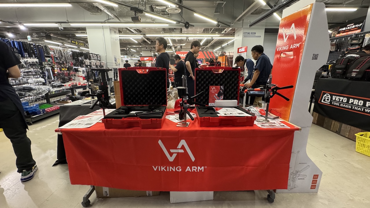 Viking Arm booth with product demo units at a Japanese tool retailer